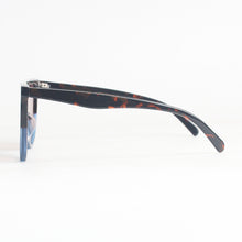 Load image into Gallery viewer, Viral Tortoiseshell Sunglasses for Women – Trendy Oversized Frame &amp; Street Style Versatile Shades