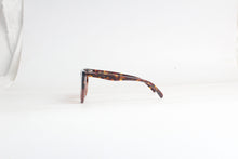 Load image into Gallery viewer, Viral Tortoiseshell Sunglasses for Women – Trendy Oversized Frame &amp; Street Style Versatile Shades