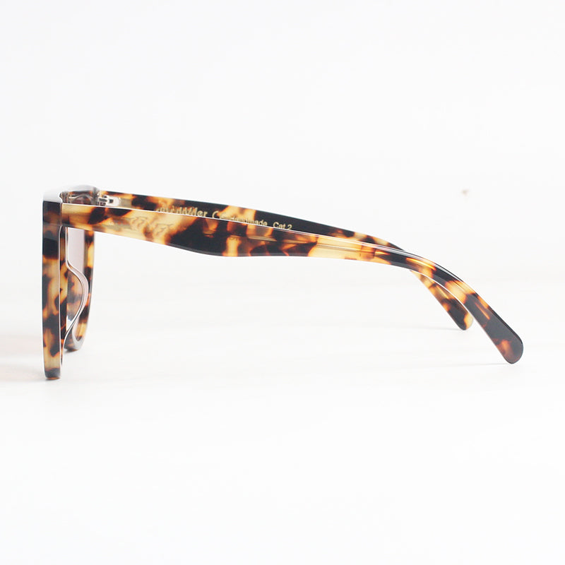 Viral Tortoiseshell Sunglasses for Women – Trendy Oversized Frame & Street Style Versatile Shades